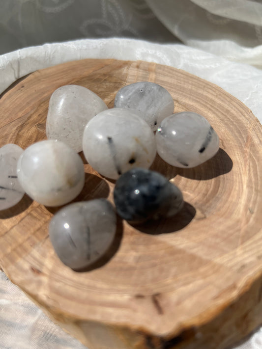 tourmaline in quartz tumble stone