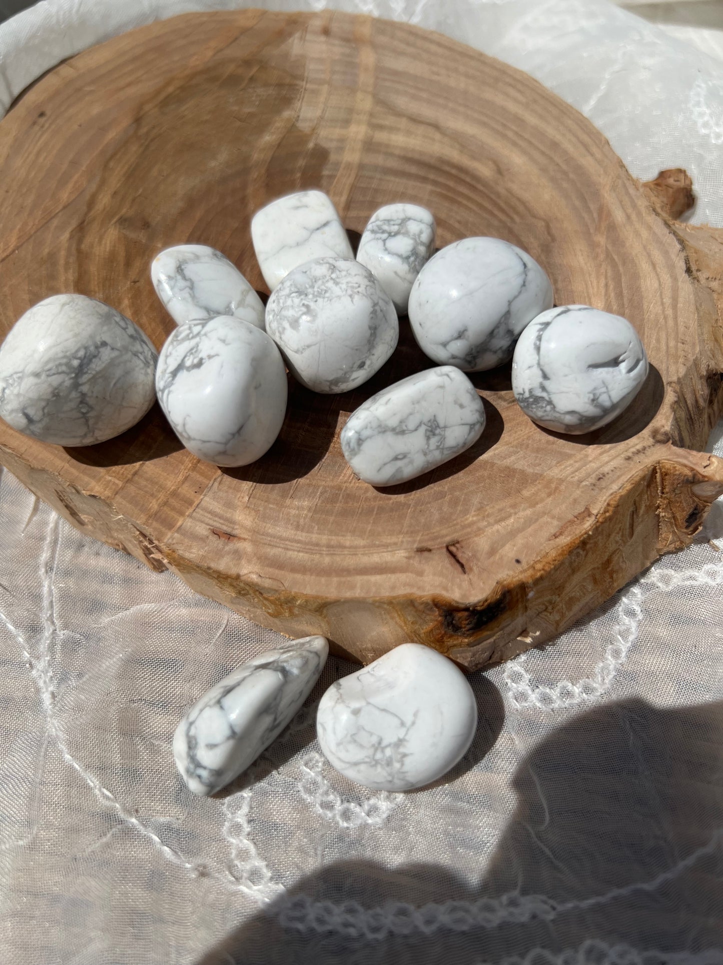 Howlite tumble stone