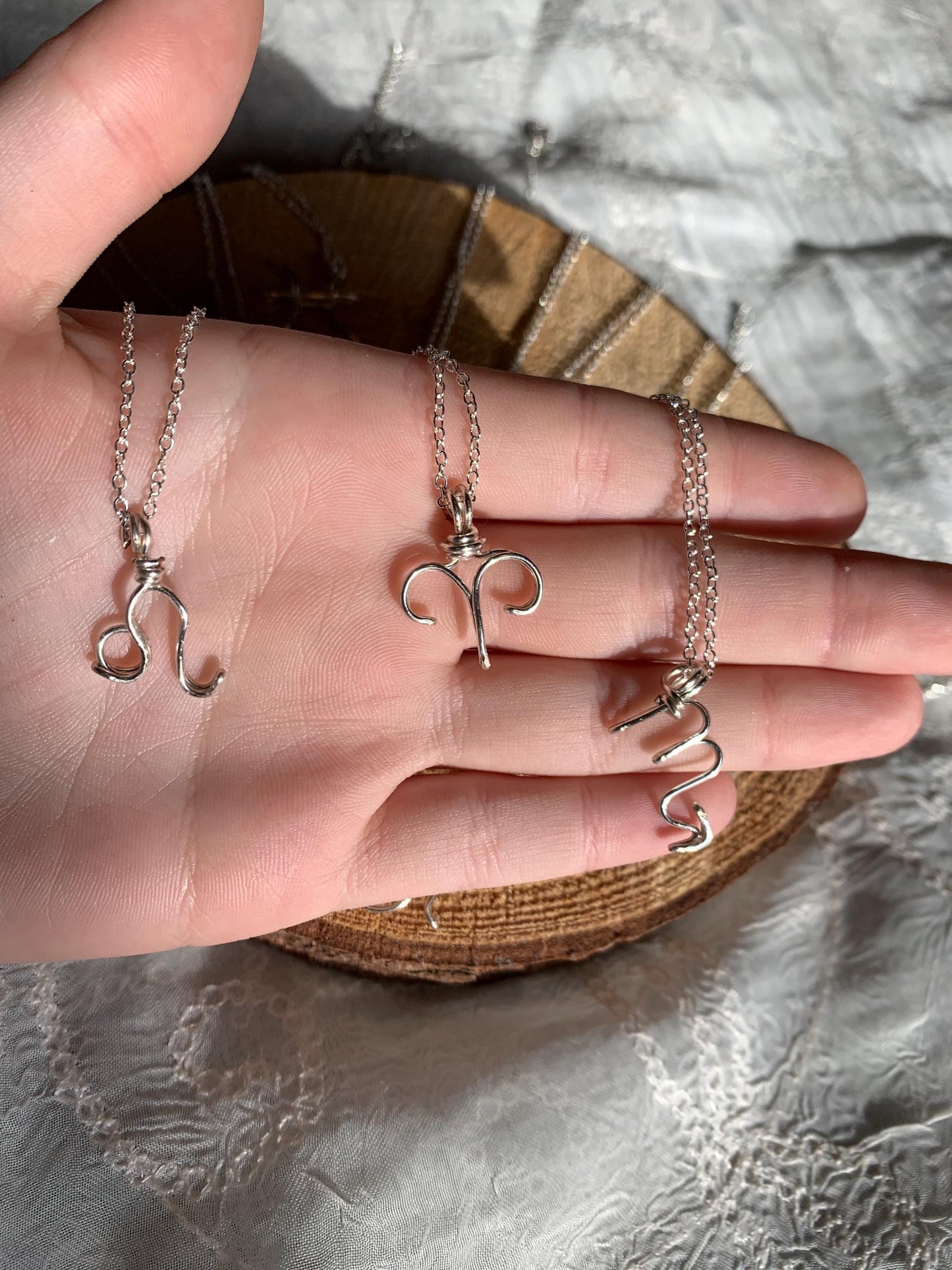 handmade wire zodiac symbol star signs gift for Aries-Taurus-Gemini-Cancer-Leo-Virgo-Libra-Scorpio-Sagittarius-capricorn-pisces-aquarius