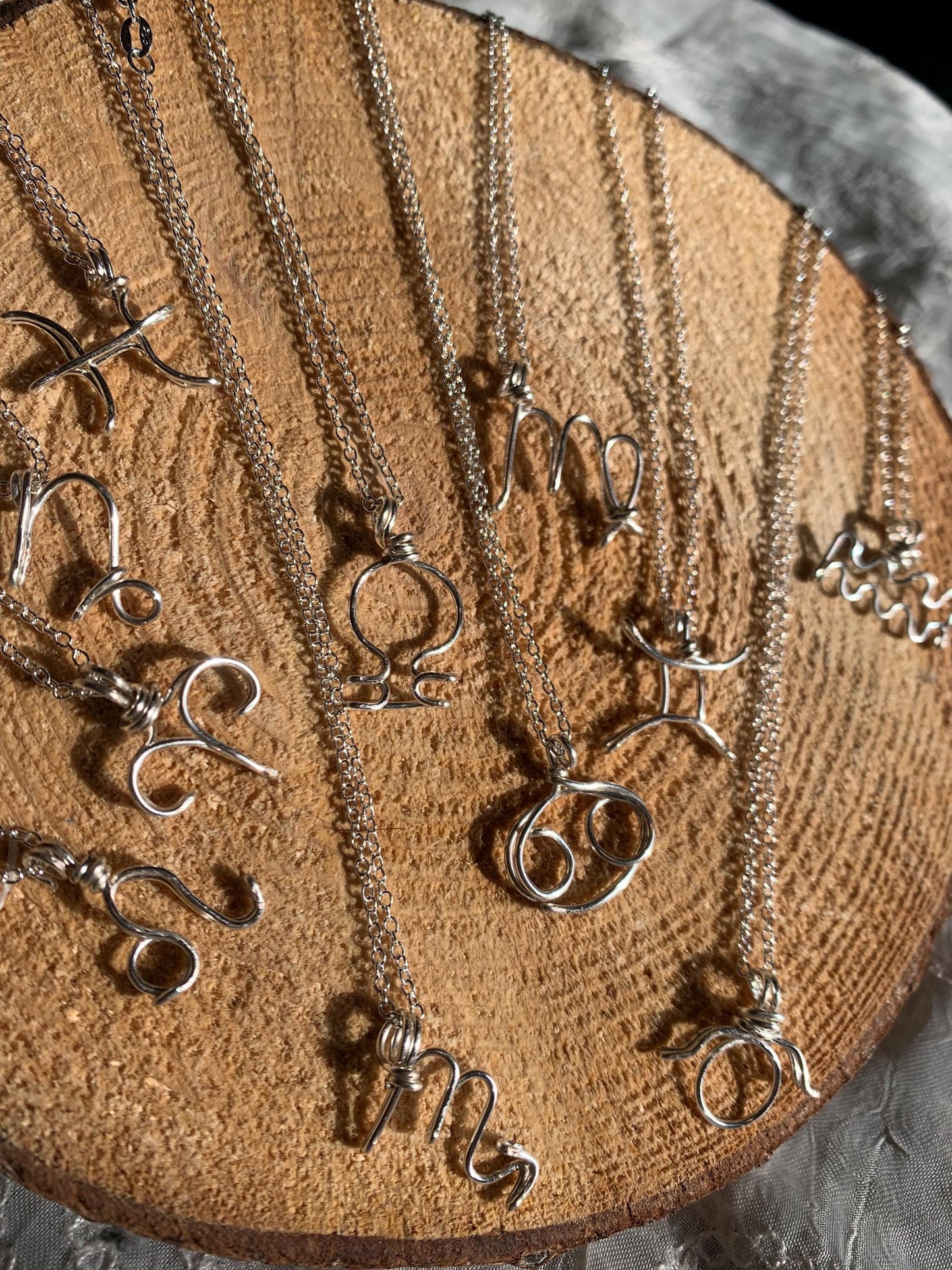 handmade wire zodiac symbol star signs gift for Aries-Taurus-Gemini-Cancer-Leo-Virgo-Libra-Scorpio-Sagittarius-capricorn-pisces-aquarius